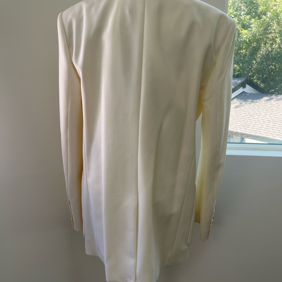 ‼️SOLD‼️NWT Women’s Balmain Double Breasted Ivory Blazer with Gold Buttons - Picture 7 of 12